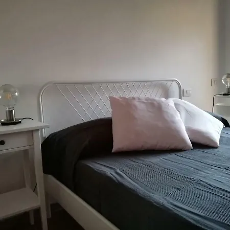 Lucrezia Romana - Cinecittà Appartement *